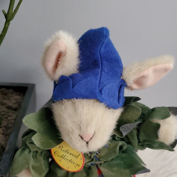 Vintage Muffy VanderBear Hoppy VanderHare Santa's Workshop Stuffed Toy - Picture 4 of 9